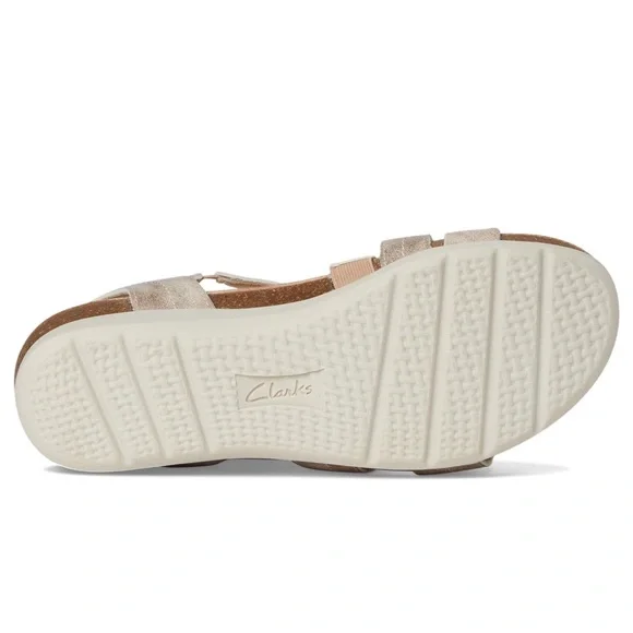 Clarks
Calenne Clara
Women's Heeled Sandals Metallic Strappy Sandals - Picture 3 of 11